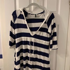 Hooded bathing suit coverup